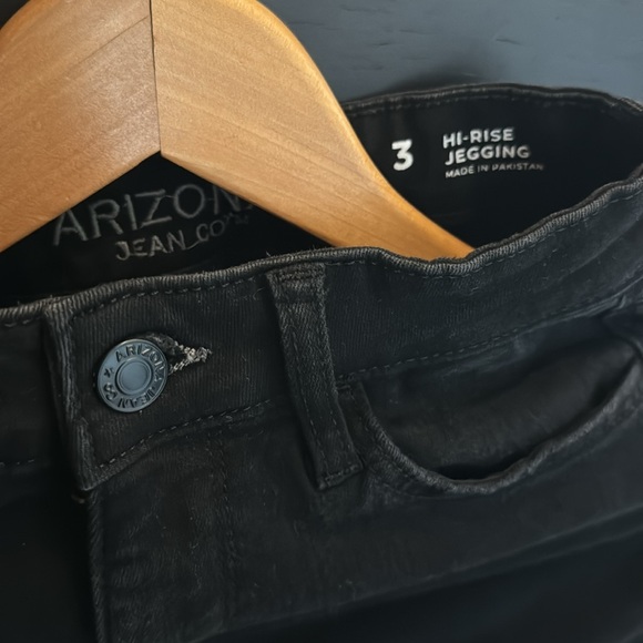 Arizona Jean Co. Black Jean 🕶️ - Picture 6 of 9